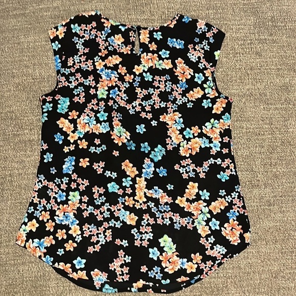 Candie’s size small floral tank. Black with vibrant flowers Very gently used. - Picture 7 of 10